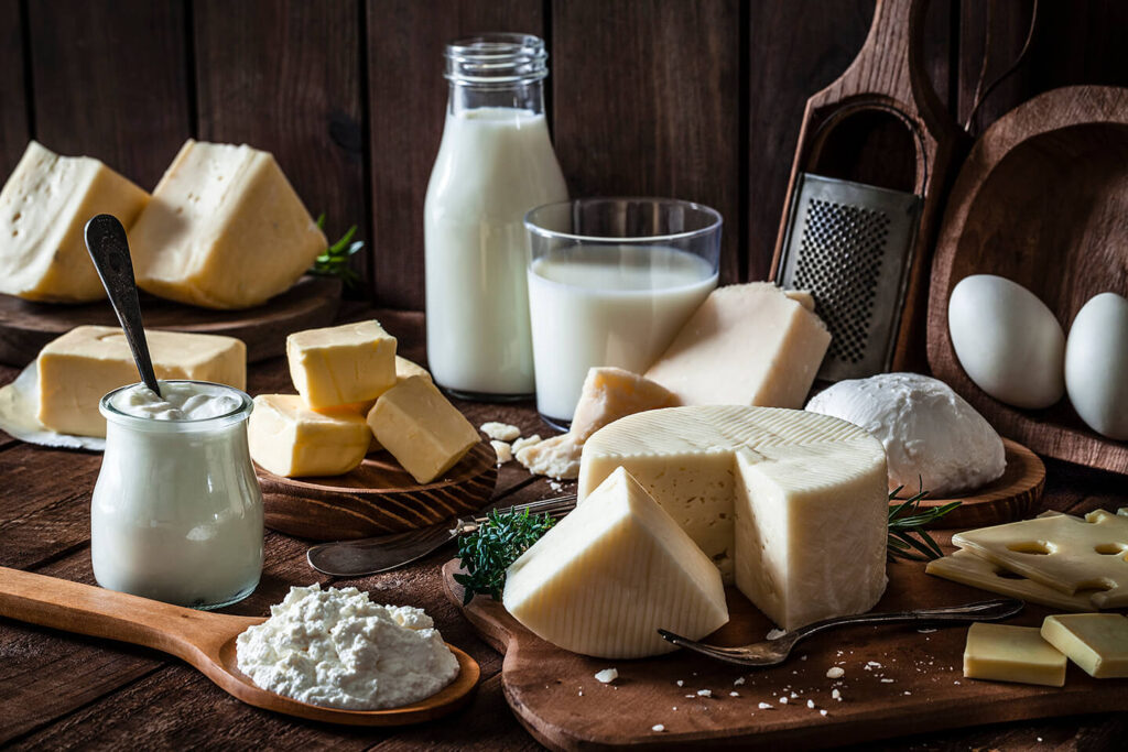 Cheese: Cheddar, mozzarella, goat cheese, and cream cheese.
Butter: Grass-fed butter is an excellent fat source.
Heavy Cream: Perfect for coffee, soups, and sauces.