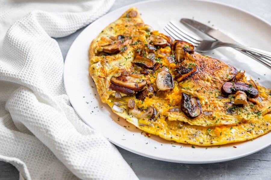 Keto Omelet with Mushrooms and Cheese: A Classic Keto Diet Breakfast Recipe
