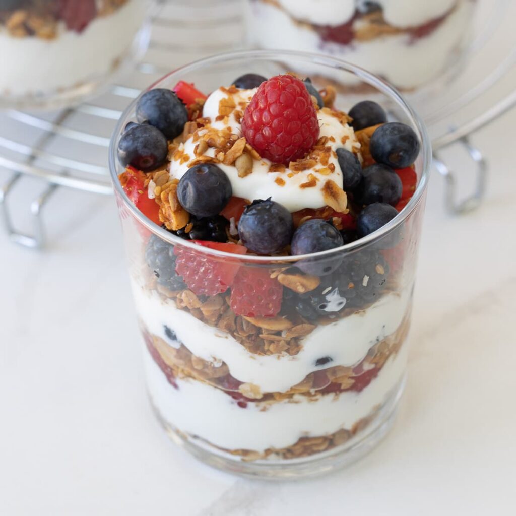 Keto Yogurt Parfait: A Sweet and Crunchy Keto Diet Breakfast Recipe